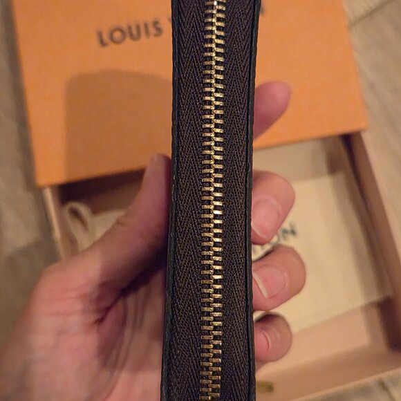 Louis Vuitton - Zippy Coin Purse - Authentic, Like New Condition - Picture 3 of 6
